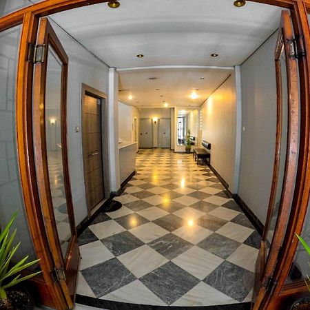 Comfortable Apt, Next To Archeological Museum! 雅典 外观 照片